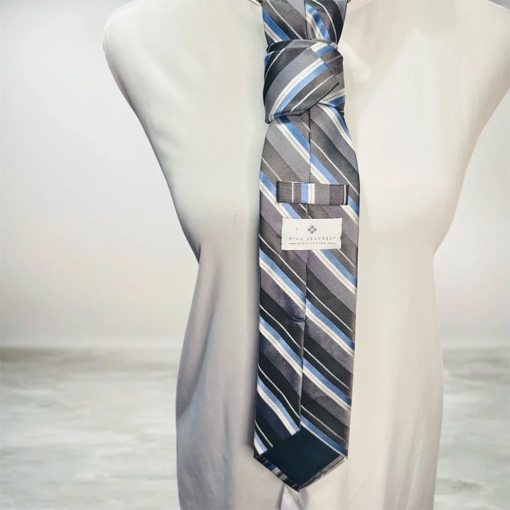 Ryan Seacrest Distinction Striped Tie in Gray and Blue with Diamond Brooch - Picture 3 of 3